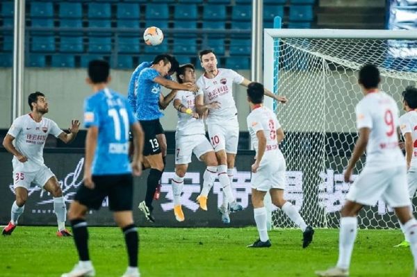  سوپرلیگ چین  تساوی شنزن با حضور ۳ دقیقه‌ای پورعلی‌گنجی