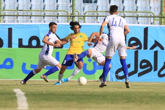 حاشیه بازی خیبر و نفت ادای احترام به پیشکسوت پرسپولیس و حرکت عجیب ویسی نفت زمین را ترک کرد