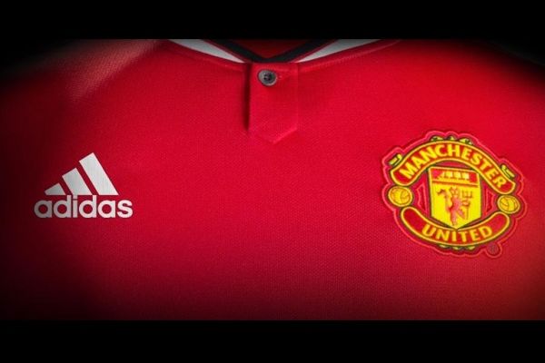 گلایه آدیداس از افت فاحش فروش لباسهای منچستریونایتد