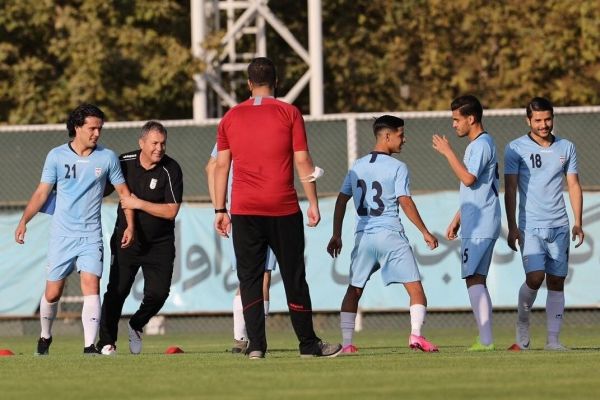  نماینده وزارت بهداشت  ملی‌پوشان واکسنی زدند که مردم استفاده کردند