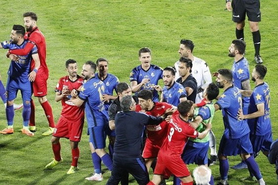 داغ شدن بازار شکایت پس از دربی 95 تصمیم پرسپولیسیها برای شکایت از چند استقلالی