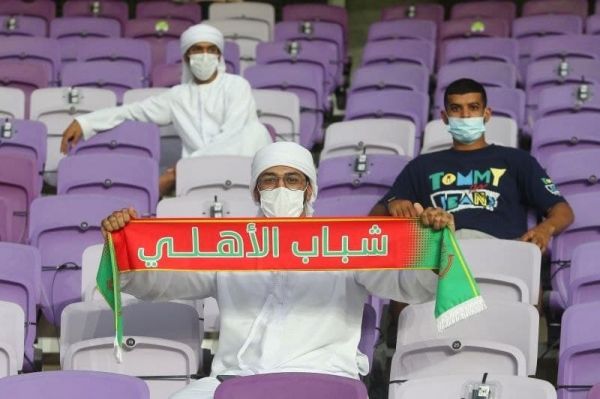 بازگشت هواداران پس از ۴۲۸ روز در امارات عکس