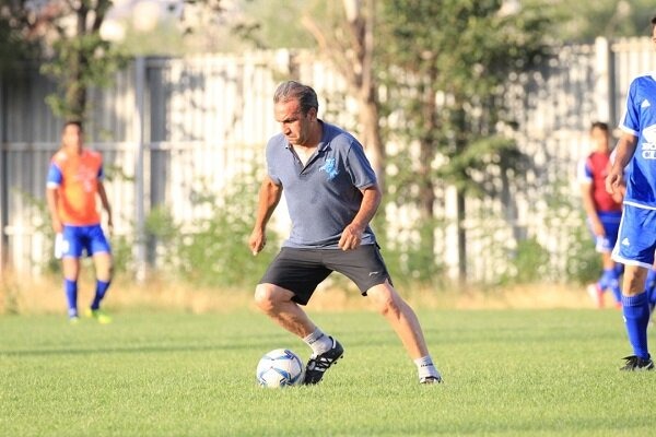 اصغرخانی کارنامه آکادمی قابل دفاع است استقلال باید ذوب آهن را شکست دهد