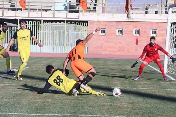 مدیرعامل نود ارومیه باید به بازیکنان کرونایی خود بازی میدادیم چوب صداقت خود را میخوریم