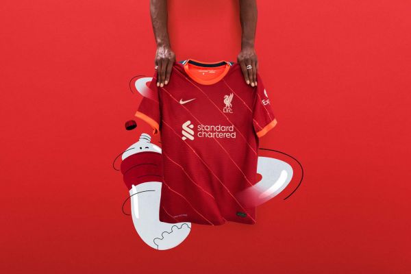  رونمایی رسمی از لباس لیورپول برای فصل ۲۲-۲۰۲۱