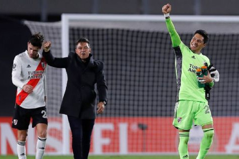  برد تاریخی ریورپلاته؛ بدون بازیکن تعویضی، بدون دروازه‌بان تخصصی