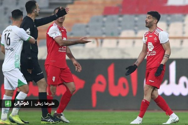  آقایی به دنبال جبران اخراج دقیقه 90