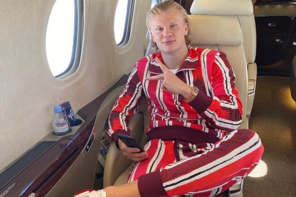 عکس؛ تیپ عجیب و غریب هالند در هواپیمای موناکو