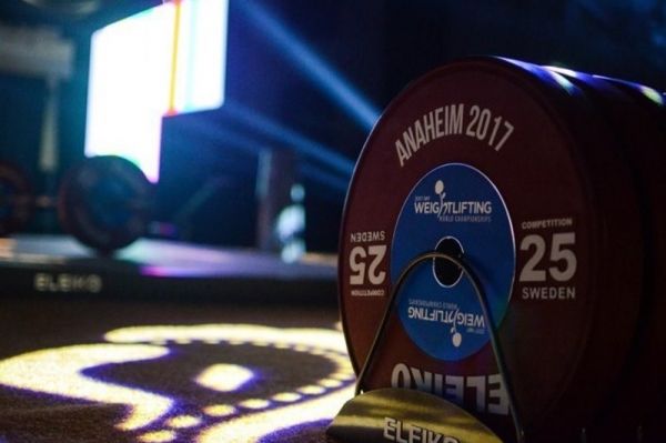  عدم پاسخ فدراسیون جهانی وزنه‌برداری به درخواست رستمی و مرادی  افزایش ناامیدی برای کسب سهمیه المپیک