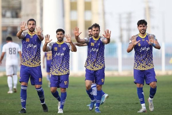  حاشیه بازی رایکا بابل و هوادار تهران + عکس