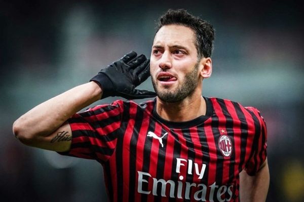  الدحیل منتظر پاسخ چالهان‌اوغلو و بلاتکلیفی علی کریمی