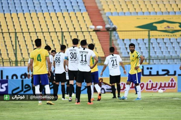 تیم فوتبال سپاهان به مصاف صنعت نفت میرود