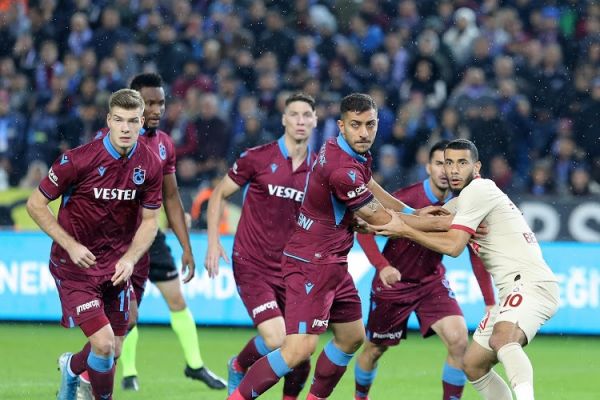  حسینی جانشین اوزتورک می‌شود