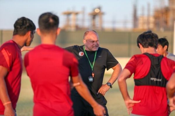 تمجید سرمربی هنگ کنگ از تیم ملی ایران امیدوارم باعث تعجبشان شویم