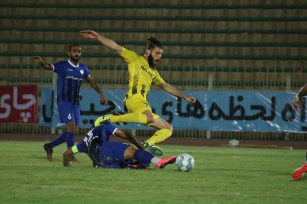 استقلال خوزستان یک – خیبر خرم آباد یک 2 گل و 2 اخراجی در مهمترین بازی