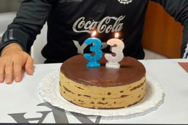  عکس؛ تولد 33 سالگی آگوئرو در اردوی آرژانتین