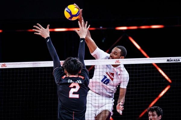  لیگ ملت‌‌های والیبال  فرانسه به سختی ژاپن را شکست داد