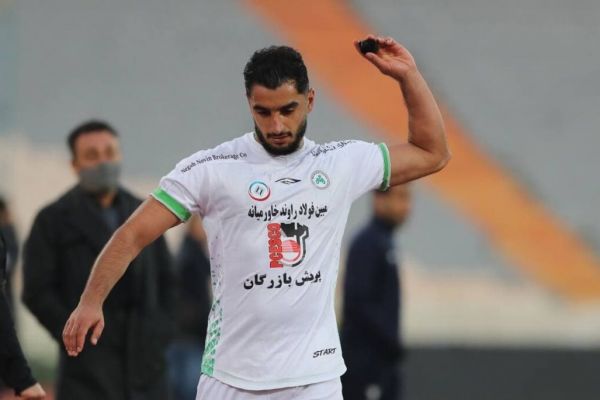 حسینی الان وقت نقل و انتقالات نیست فقط به فکر موفقیت ذوب هستم