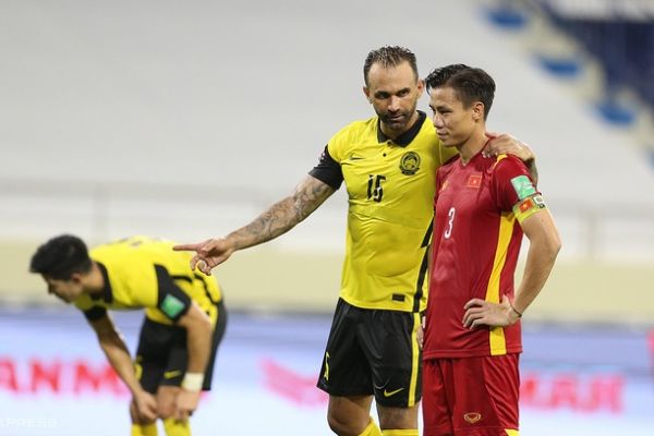  عجیب ترین پنالتی تاریخ، تی‌شرت شد  + عکس