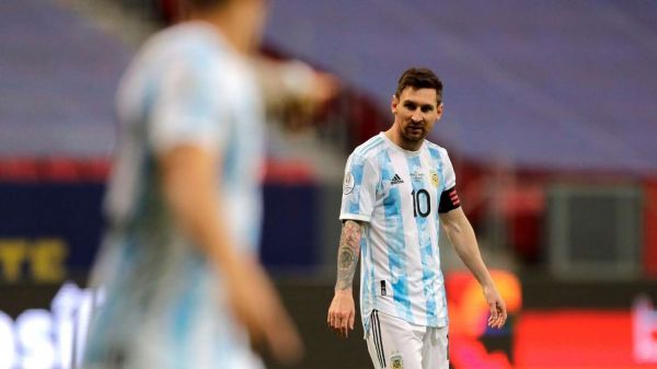 خستگی شدید مسی در انتهای بازیهای آرژانتین عکس
