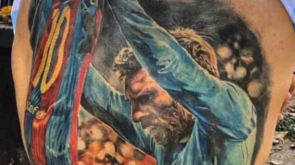  امضا زدن مسی برای خالکوبی شگفت انگیز هوادار برزیلی