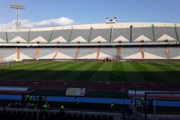  معاون ورزشگاه آزادی  سازمان لیگ مسئول نصب تبلیغات است، حالا چطور مدعی شده‌اند