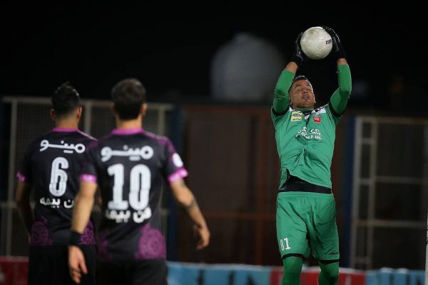 لک به دنبال دستکش طلایی کلین شیت سیزدهم مقابل مس