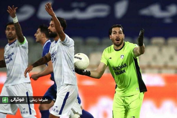 مدیر تیم گلگهر چرا اینقدر اشتباه داوری علیه ما وجود دارد به فکر بازی با پرسپولیس هستیم