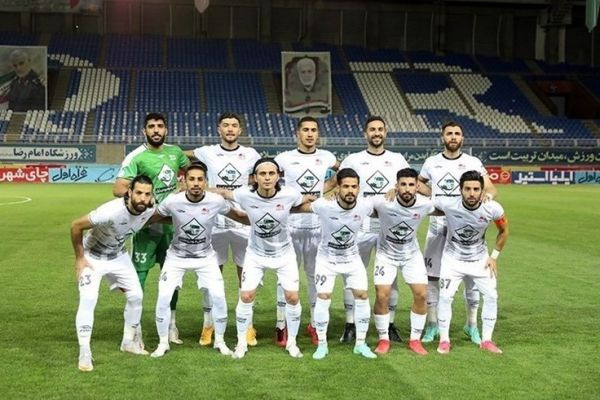  تراکتور با ۵ غایب مقابل استقلال