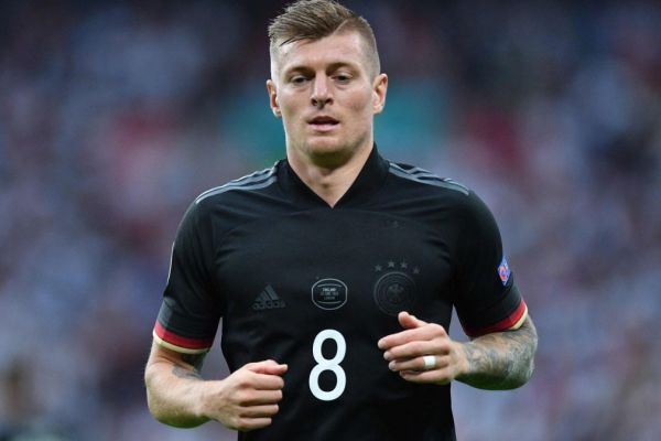 حمله اسطوره آلمان به هافبک رئال مادرید پاسهایش مثل مدل موهایش بود