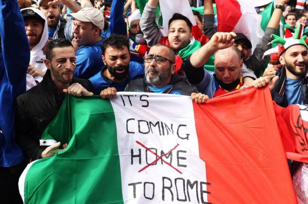 عکس؛ کنایه سنگین هواداران ایتالیا به انگلیسیها در لندن