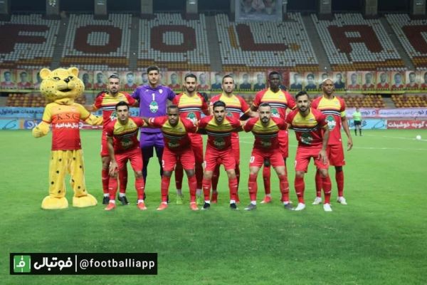  عكس نوشت  فولاد بازى را بست و يک امتياز گرفت