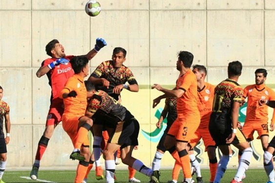 هفته سی و سوم لیگ دسته اول برگزاری دو فینال در شیراز و کرمان