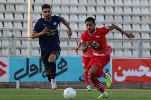  تیکدری  با تراکتور قرارداد دارم و حرفه‌ای نیست که با باشگاهی دیگر مذاکره کنم