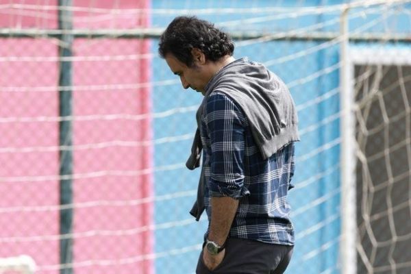 گزارش ایسنا اشتباهات سریالی فدراسیون فوتبال درباره مذاکره با مهدویکیا