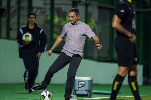  نمازی  فوتبال به شکل اصیل خود جذاب‌تر است  کاش ایران مثل آمریکا سقف قرارداد داشت