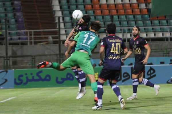 ذوب آهن یک - نساجی 2 ذوب مجتبی حسینی در خانه ذوب شد ساکت نساجی را در لیگ برتر نگه داشت