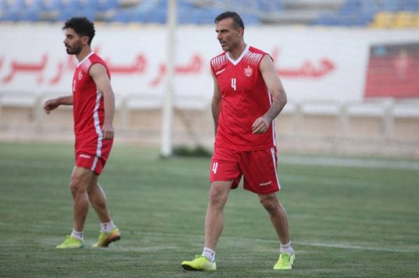 جدایی کاپیتان پرسپولیس در پایان فصل تائید نمیشود