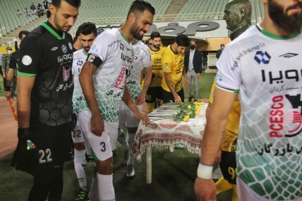 سپاهان 2 - ذوب آهن صفر قربانی کردن همشهری برای ماندن در کورس قهرمانی ماند ذوب در آستانه ذوب