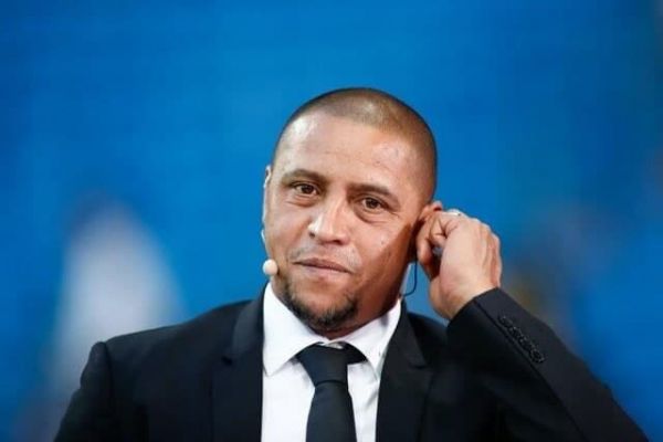  روبرتو کارلوس  برای مسی به خاطر قهرمانی در کوپا آمریکا خوشحالم