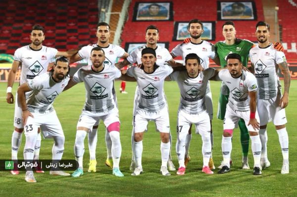 سوال روز نیمکت تراکتور به چه کسی می رسد