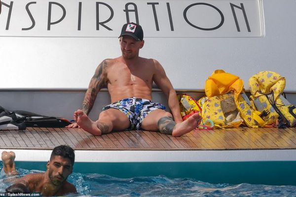  عکس؛ مسی، سوارز و فابرگاس در تعطیلات در ایبیزا