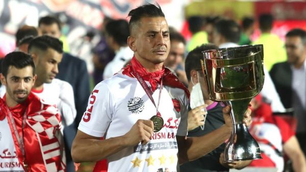 ادعای روزنامه گل؛ پرسپولیس قید حامد لک را میزند
