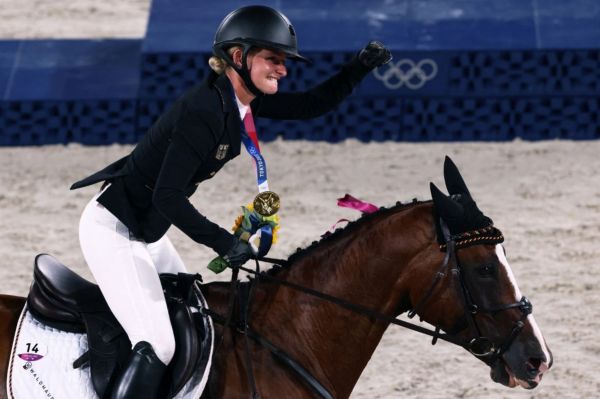 زن آلمانی تاریخساز شد؛ کسب اولین طلای مختلط