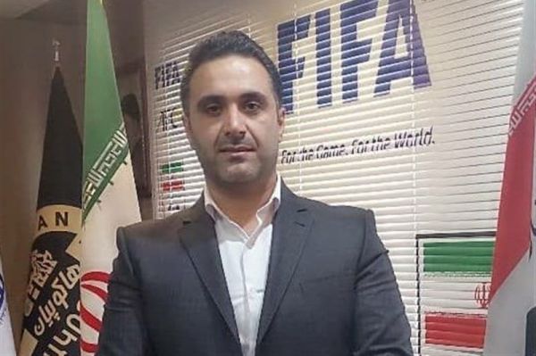 مدیر حقوقی فولاد حضور جلالی در تمرین استقلال غیرقانونی است