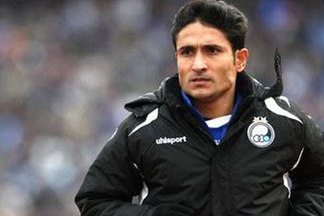 اکبری باند بازی و رفاقت به فوتبال ما ضربه زده پول حرف اول را میزند