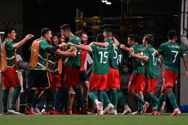  المپیک ۲۰۲۰ توکیو  تیم فوتبال مکزیک صاحب مدال برنز شد
