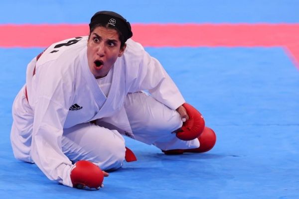 المپیک ۲۰۲۰ توکیو تصاویری از مبارزه حمیده عباسعلی با وجود مصدومیت