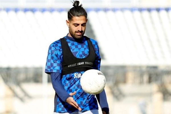  مدافع گل گهر اولین خرید پرسپولیس