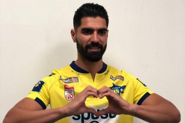 رضا اسدی قراردادش را با سن پولتن فسخ کرد مقصد پرسپولیس است یا استقلال